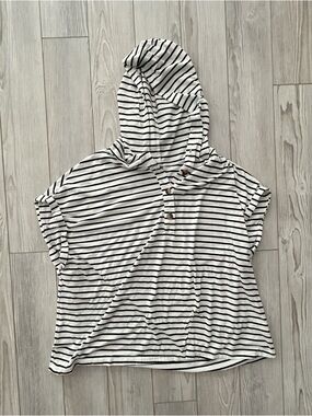 SHEIN Black & White Striped Hooded Short Sleeve Top